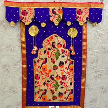 Deuli Pattern Paithani Ganapati Backdrop & Toran